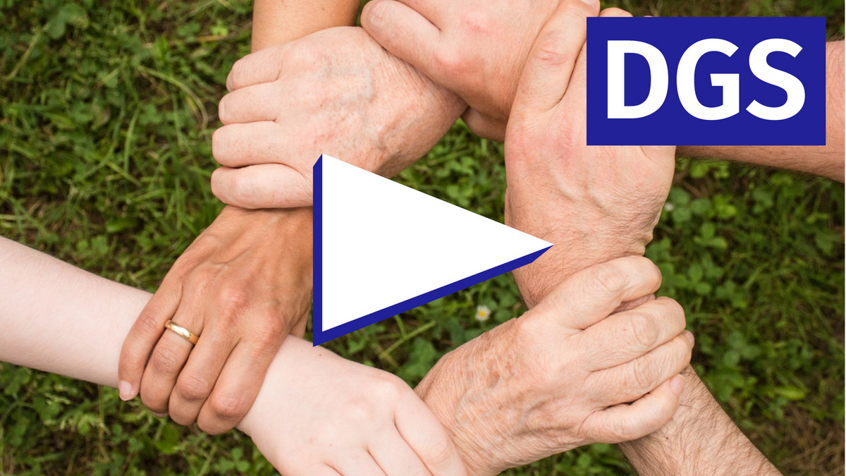 Ein Play-Button vor Händen, die Handgelenke umfassen und einen Kreis bilden