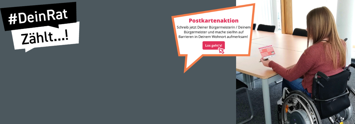 Dein Rat zählt: Postkartenaktion Frau im Rollstuhl schreibt Postkarte an ihren Bürgermeister