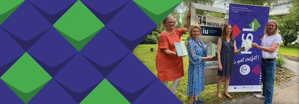 Auf dem Foto stehen vier Personen nebeneinander. Das sind von links Iris Colsman, Leiterin KSL Düsseldorf, Alexandra Janaszek, Leiterin KSL für Menschen mit Sinnesbehinderungen, Dr. Gwendolin Bartz, Professorin für Heilpädagogik und Inklusionspädagogik an der IU,und Andreas Tintrup, Leiter KSL Arnsberg.