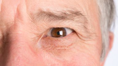 männliches Auge männliches Auge