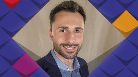 Ein Foto von  Kaan Cevahir – eine Mann mit kurzen dunklen Haaren – eingebettet in Stilelemente des KSL.NRW