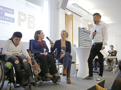 Interview mit Katja Fellenberg (PB-Nutzerin) auf der Bühne