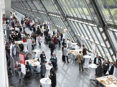 Die Stände der KSL in der Arcade des Wissenschaftsparks