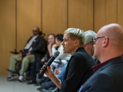 Experten*innen diskutieren über das Persönliche Budget.