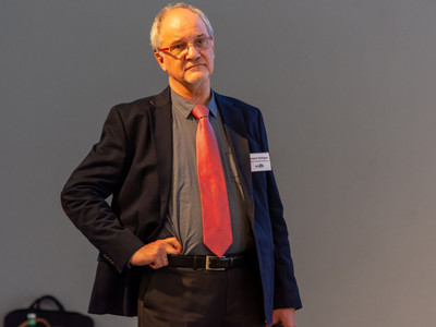 Herr Dr. Böttges vom Deutschen Schwerhörigenbund