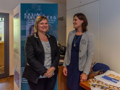 Anna Cebulla (links im Bild) und Karoline Riegel, beide Mitarbeiterinnen des KSL MSI, informierten die Gäste.