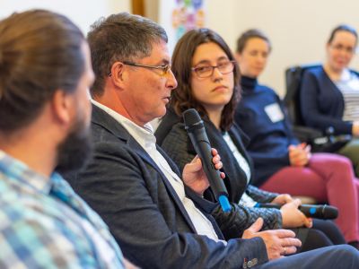 Budgetbetreuer Gottfried Claßen (im Bild 2. von links) berichetet über seine Erfahrungen mit dem Persönlichen Budget.