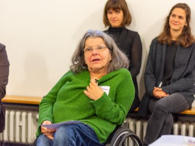 Ellen Romberg-Hoffmann vom KSL Köln und ihre Kollegen*innen setzen sich seit vielen Jahren für die Umsetzung von Selbstbestimmtem Leben behinderter Menschen ein.