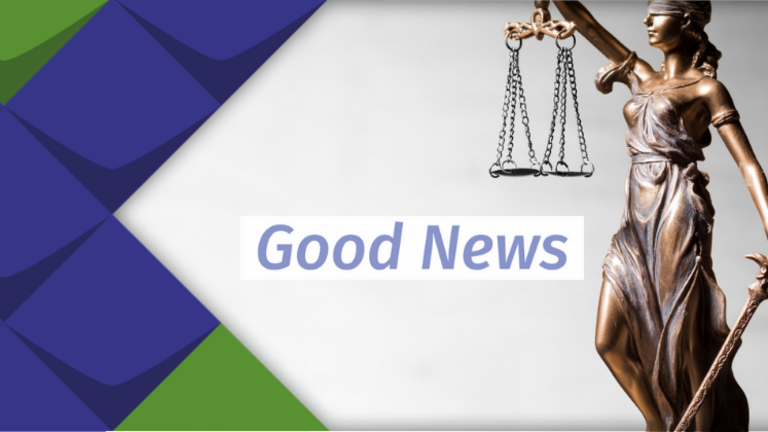 Es gibt Good News. Zu sehen sind die Justitia und die Facetten des KSL Arnsberg.